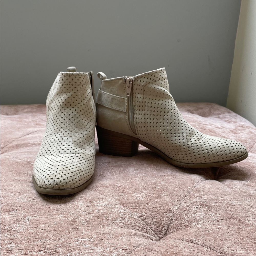 Women's Cream Ankle Boots